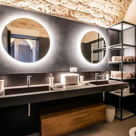 לינה וארוחת בוקר Pirano 4*